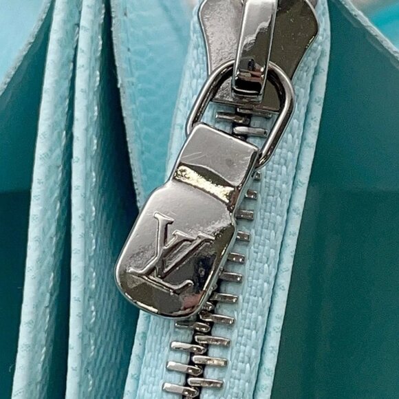 LOUIS VUITTON Zippy Wallet Epi Leather Light Blue M82141 - Picture 8 of 13